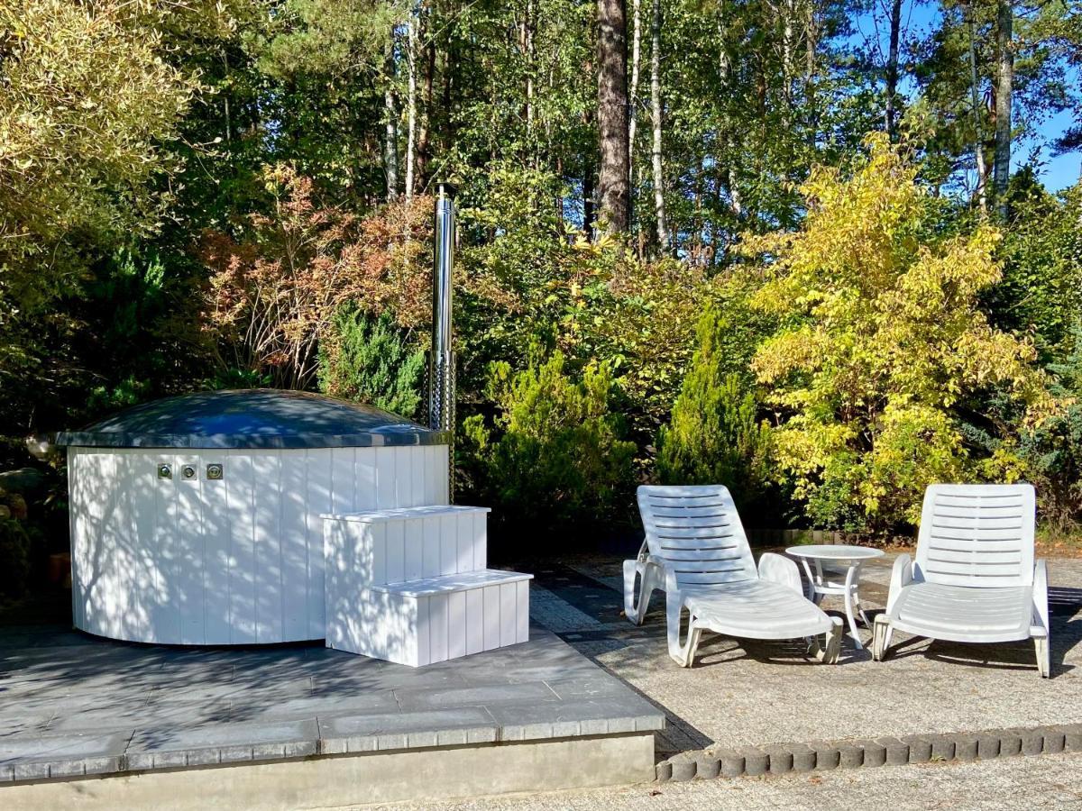 Straszny Dom Na Kaszubach Villa Studzienice Exteriör bild